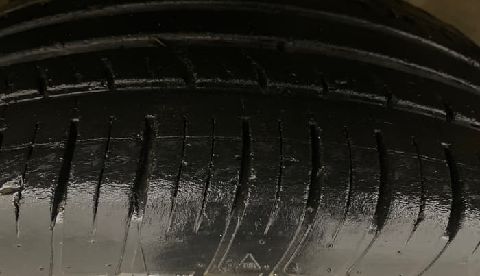 2019 Renault Duster RXS OPT CVT, Petrol, Automatic, 48,073 km, Left Front Tyre Tread