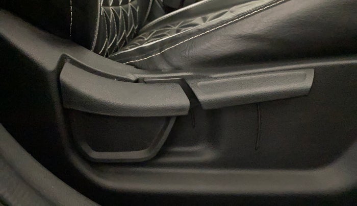 2021 Hyundai NEW I20 SPORTZ 1.2 AT, Petrol, Automatic, 60,500 km, Driver Side Adjustment Panel