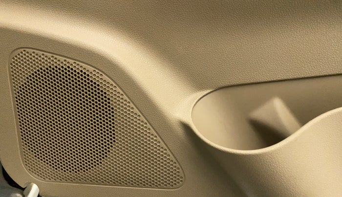 2016 Mahindra TUV300 T8, Diesel, Manual, 25,700 km, Speaker