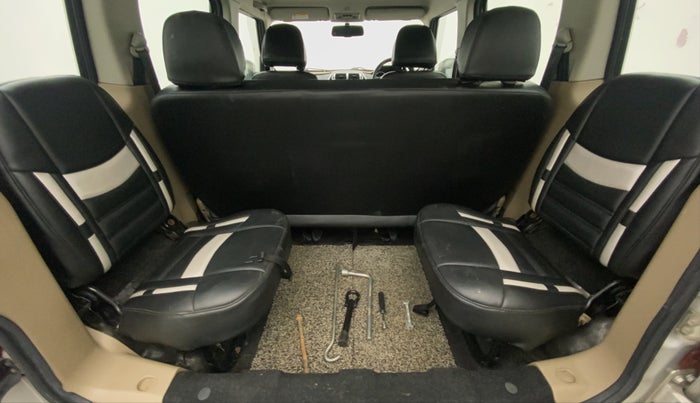 2016 Mahindra TUV300 T8, Diesel, Manual, 25,700 km, Third Seat Row ( optional )