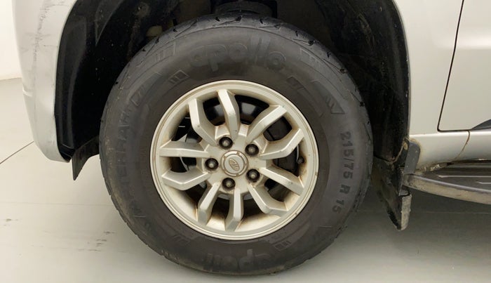 2016 Mahindra TUV300 T8, Diesel, Manual, 25,700 km, Left Front Wheel