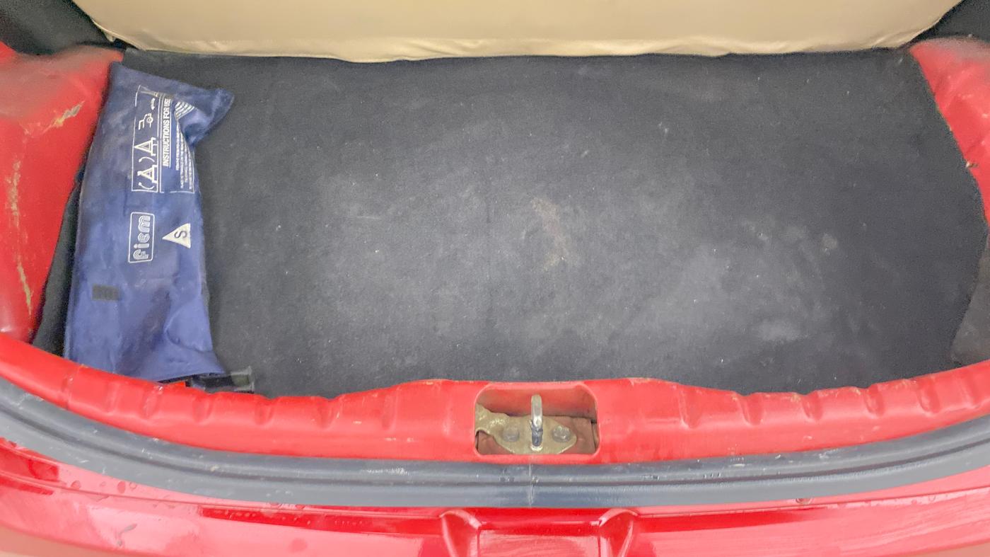 2016 Hyundai Eon MAGNA +, Petrol, Manual, 52,537 km, Boot Inside
