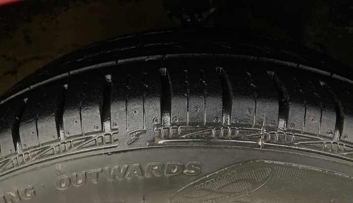 2016 Hyundai Eon MAGNA +, Petrol, Manual, 52,537 km, Right Front Tyre Tread