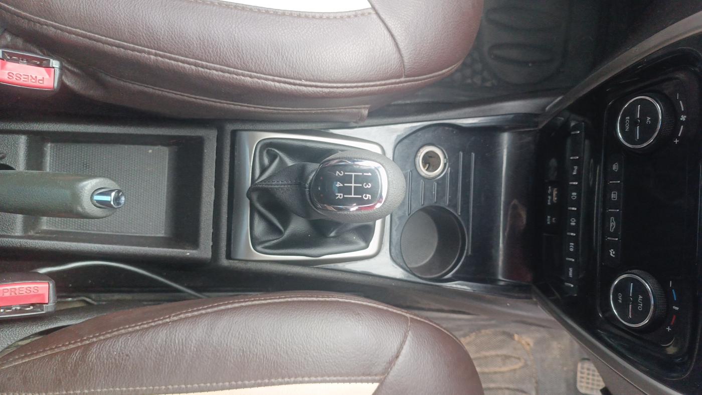2014 Tata Zest XT PETROL, Petrol, Manual, 80,718 km, Gear Lever