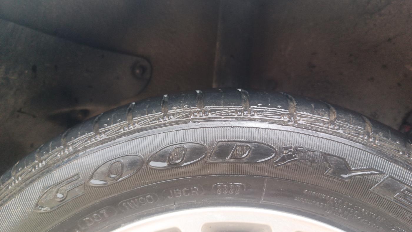 2014 Tata Zest XT PETROL, Petrol, Manual, 80,718 km, Right Rear Tyre Tread