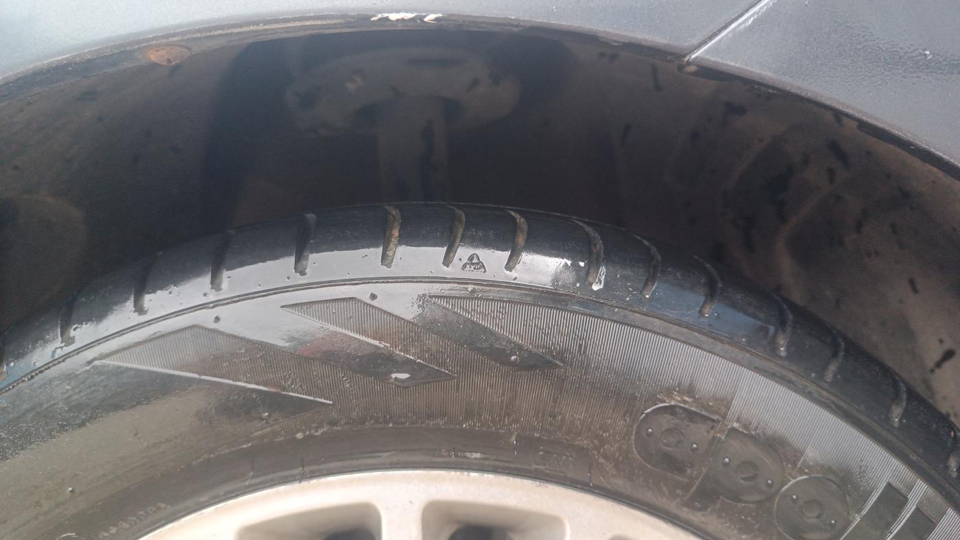 2014 Tata Zest XT PETROL, Petrol, Manual, 80,718 km, Right Front Tyre Tread