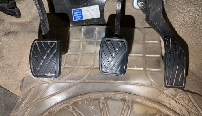 2017 Maruti Ertiga VXI, Petrol, Manual, 93,018 km, Pedals