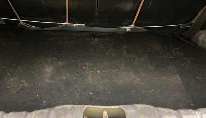 2016 Hyundai Eon MAGNA +, Petrol, Manual, 1,36,063 km, Boot Inside