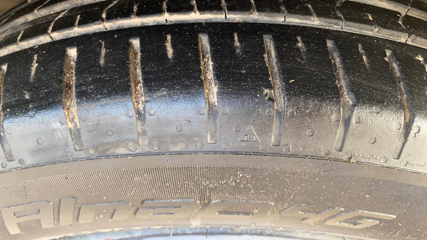 2019 Tata NEXON XM PETROL, Petrol, Manual, 1,11,783 km, Right Front Tyre Tread