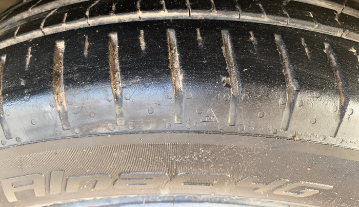 2019 Tata NEXON XM PETROL, Petrol, Manual, 1,11,783 km, Right Front Tyre Tread