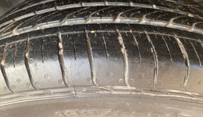 2019 Tata NEXON XM PETROL, Petrol, Manual, 1,11,783 km, Left Rear Tyre Tread