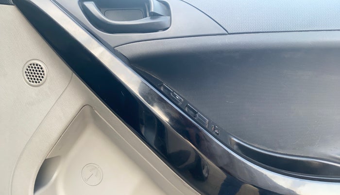 2019 Tata NEXON XM PETROL, Petrol, Manual, 1,11,783 km, Driver Side Door Panels Control