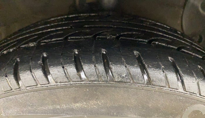 2014 Hyundai Xcent S (O) 1.2, Petrol, Manual, 89,348 km, Right Front Tyre Tread