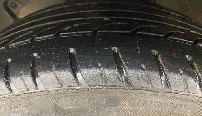 2014 Hyundai Xcent S (O) 1.2, Petrol, Manual, 89,348 km, Left Front Tyre Tread