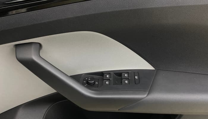 2021 Skoda KUSHAQ STYLE 1.0L TSI MT, Petrol, Manual, 18,094 km, Driver Side Door Panels Control