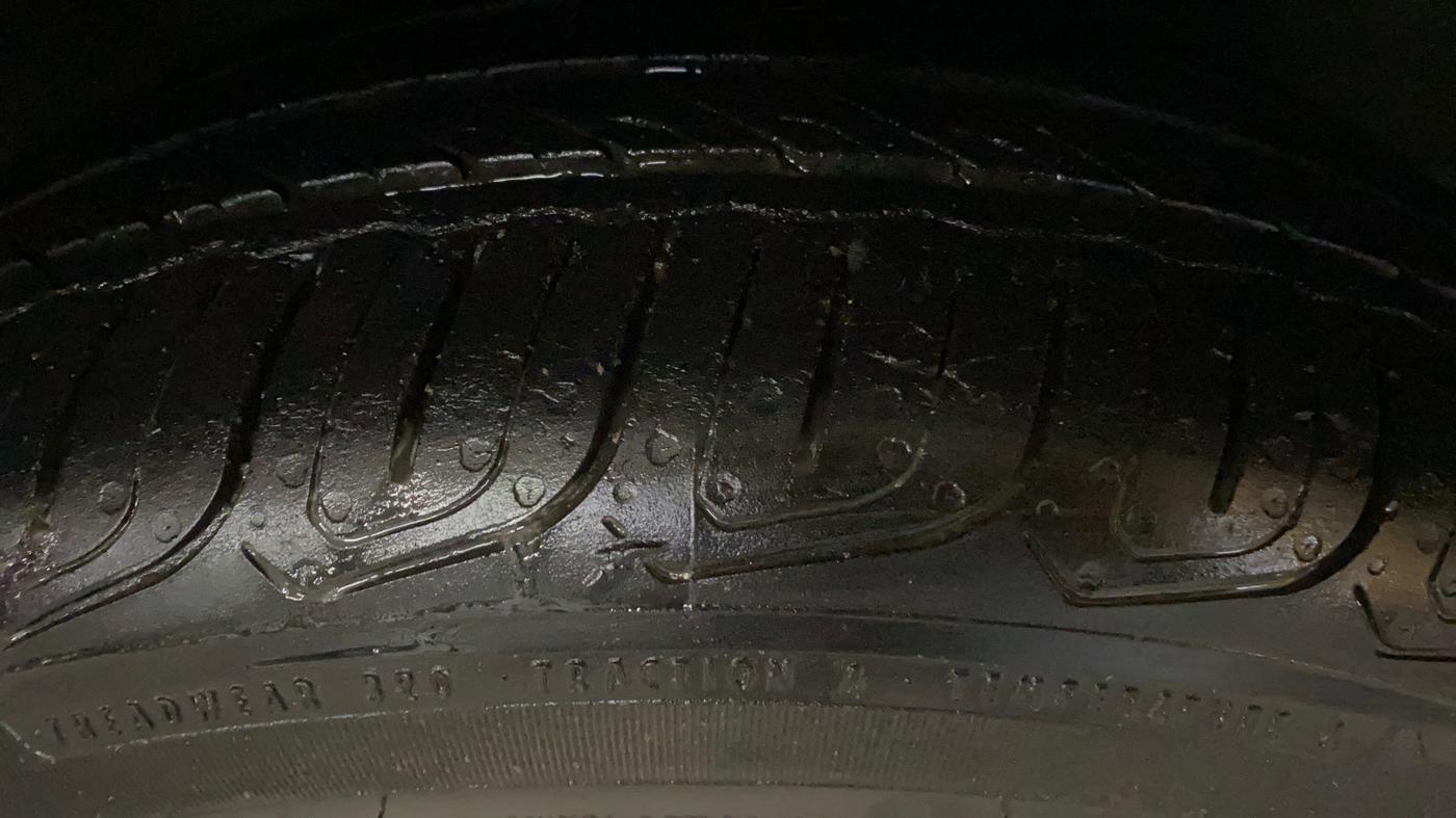 2022 Tata ALTROZ XZ PLUS PETROL DARK EDITION, Petrol, Manual, 49,999 km, Right Front Tyre Tread