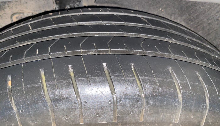 2023 KIA CARENS PRESTIGE 1.5 DIESEL 7 STR, Diesel, Manual, 77,338 km, Right Rear Tyre Tread