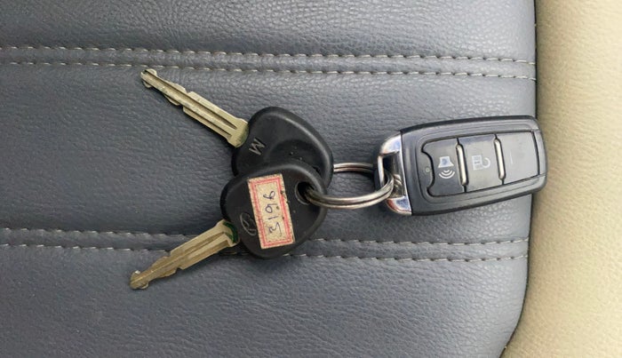 2014 Hyundai i10 MAGNA 1.1, Petrol, Manual, 50,067 km, Key Close Up