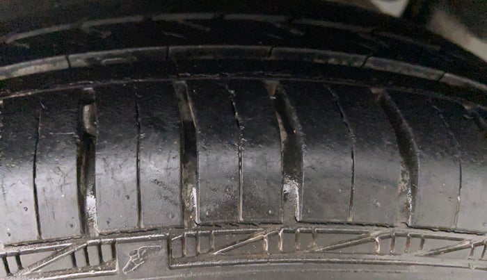 2012 Maruti Swift VXI D, Petrol, Manual, 41,172 km, Right Rear Tyre Tread