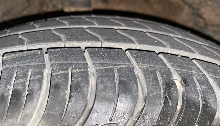 2014 Hyundai Grand i10 SPORTZ 1.2 KAPPA VTVT, Petrol, Manual, 30,174 km, Left Front Tyre Tread