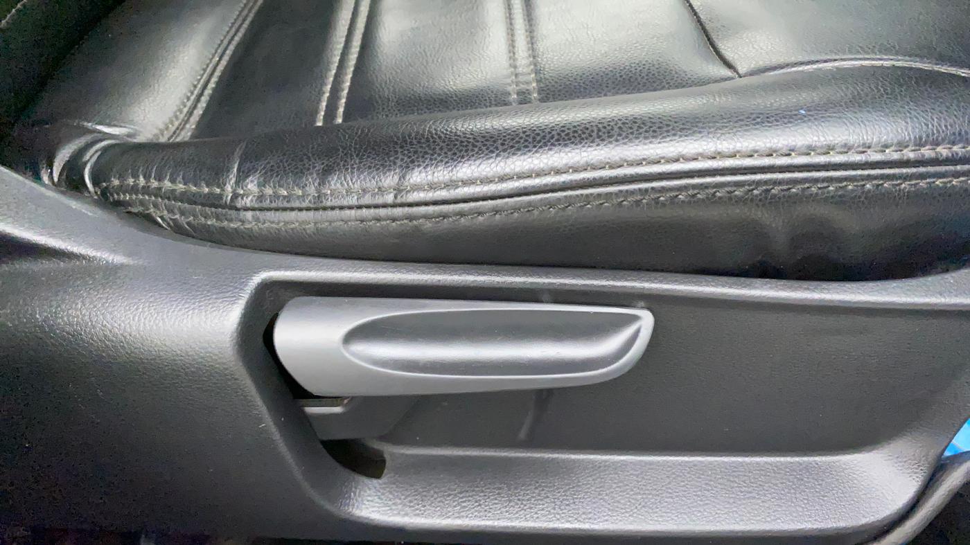 2016 Volkswagen Polo TRENDLINE 1.2L PETROL, Petrol, Manual, 81,525 km, Driver Side Adjustment Panel