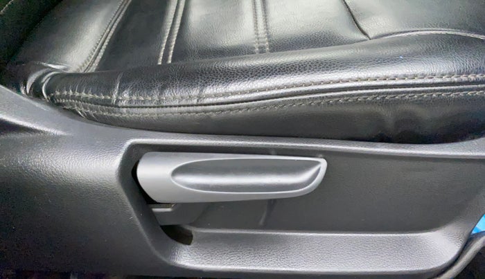 2016 Volkswagen Polo TRENDLINE 1.2L PETROL, Petrol, Manual, 81,525 km, Driver Side Adjustment Panel