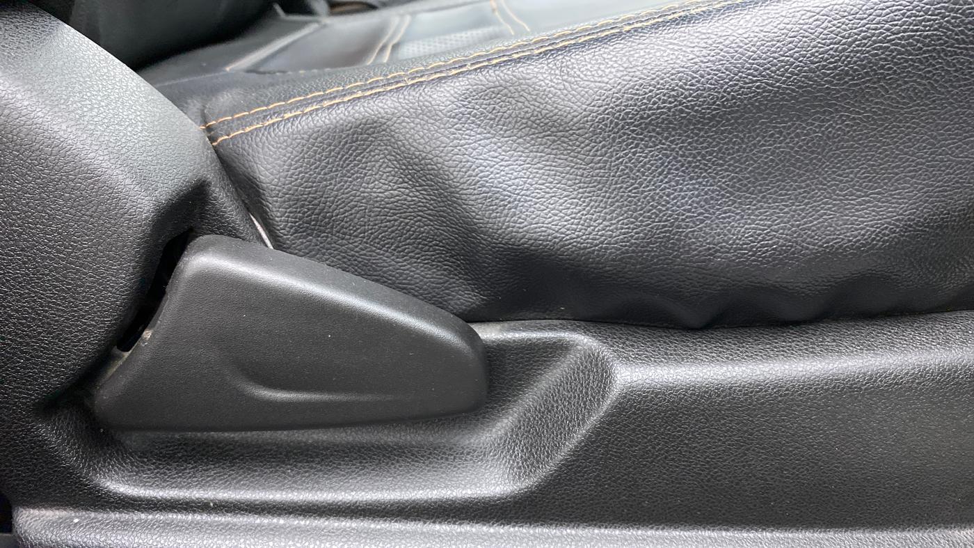 2019 Renault Kwid CLIMBER 1.0 AMT, Petrol, Automatic, 39,719 km, Driver Side Adjustment Panel