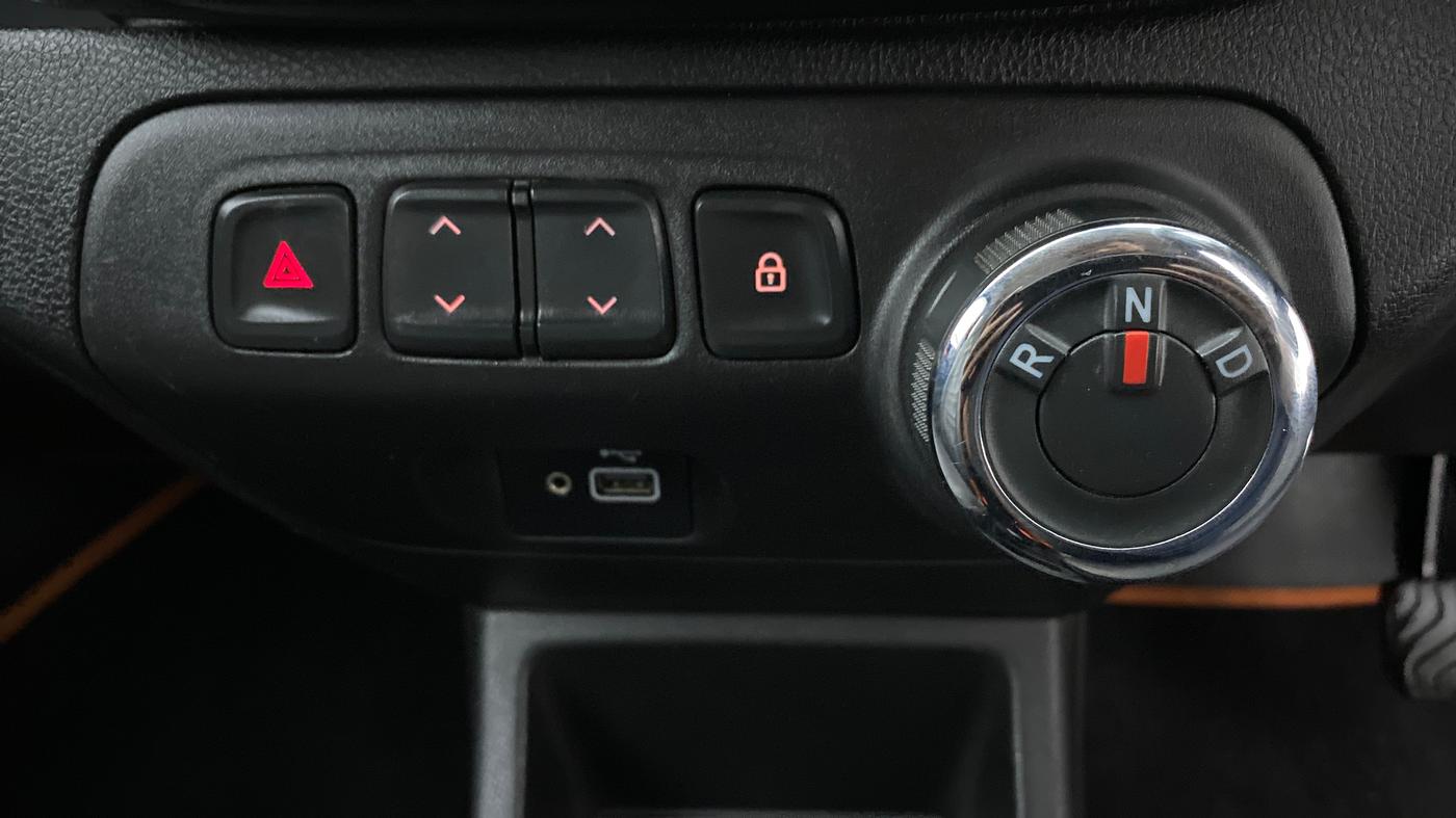 2019 Renault Kwid CLIMBER 1.0 AMT, Petrol, Automatic, 39,719 km, Gear Lever