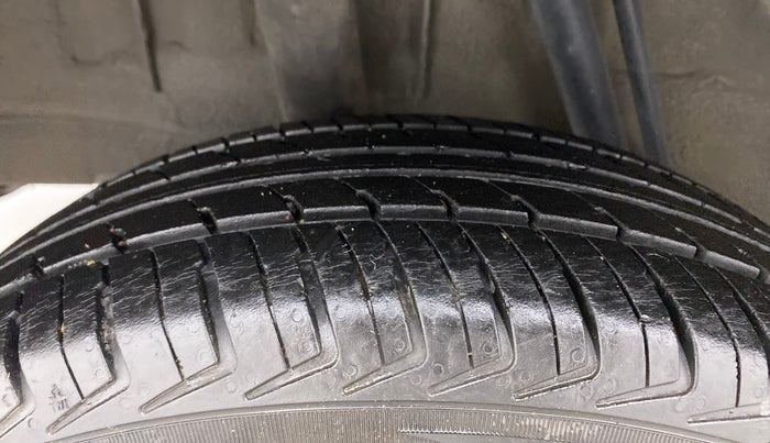 2019 Renault Kwid CLIMBER 1.0 AMT, Petrol, Automatic, 39,719 km, Right Rear Tyre Tread