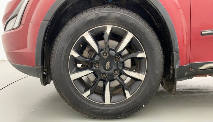 2019 Mahindra XUV500 W11 (O) AT, Diesel, Automatic, 81,564 km, Left Front Wheel