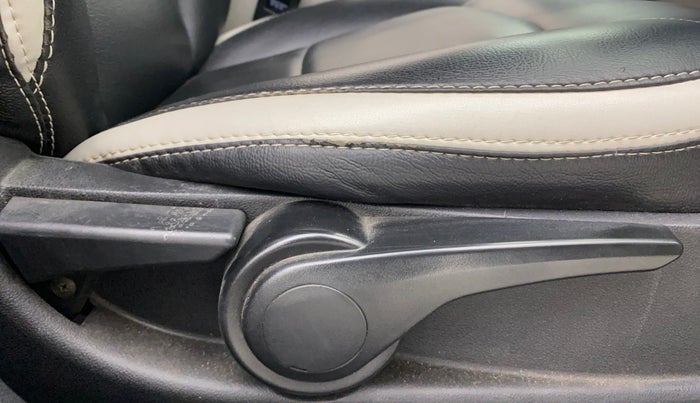 2019 Tata NEXON XZA PLUS PETROL DUAL TONE, Petrol, Automatic, 1,08,618 km, Driver Side Adjustment Panel