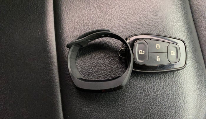 2019 Tata NEXON XZA PLUS PETROL DUAL TONE, Petrol, Automatic, 1,08,618 km, Key Close Up