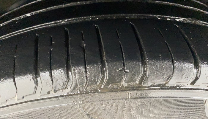 2019 Tata NEXON XZA PLUS PETROL DUAL TONE, Petrol, Automatic, 1,08,618 km, Left Front Tyre Tread