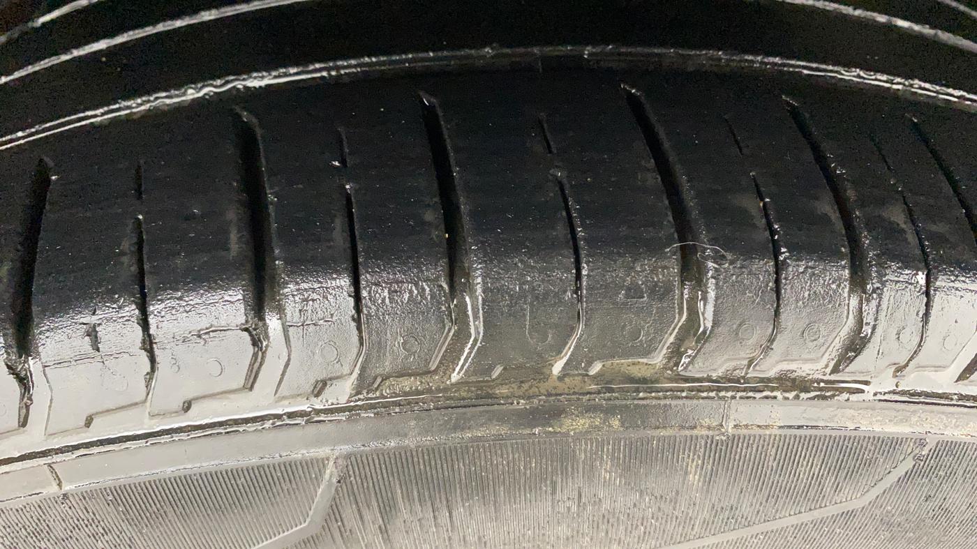2019 Tata NEXON XZA PLUS PETROL DUAL TONE, Petrol, Automatic, 1,08,546 km, Right Front Tyre Tread