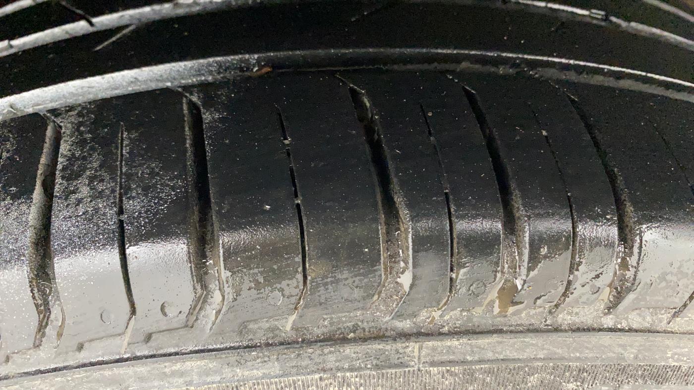 2019 Tata NEXON XZA PLUS PETROL DUAL TONE, Petrol, Automatic, 1,08,546 km, Right Rear Tyre Tread