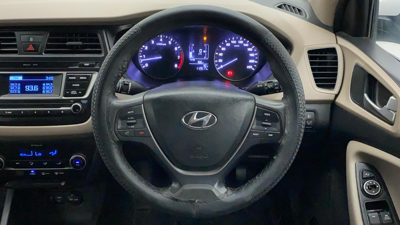 2016 Hyundai Elite i20 SPORTZ 1.2, Petrol, Manual, 1,12,617 km, Steering Wheel Close Up
