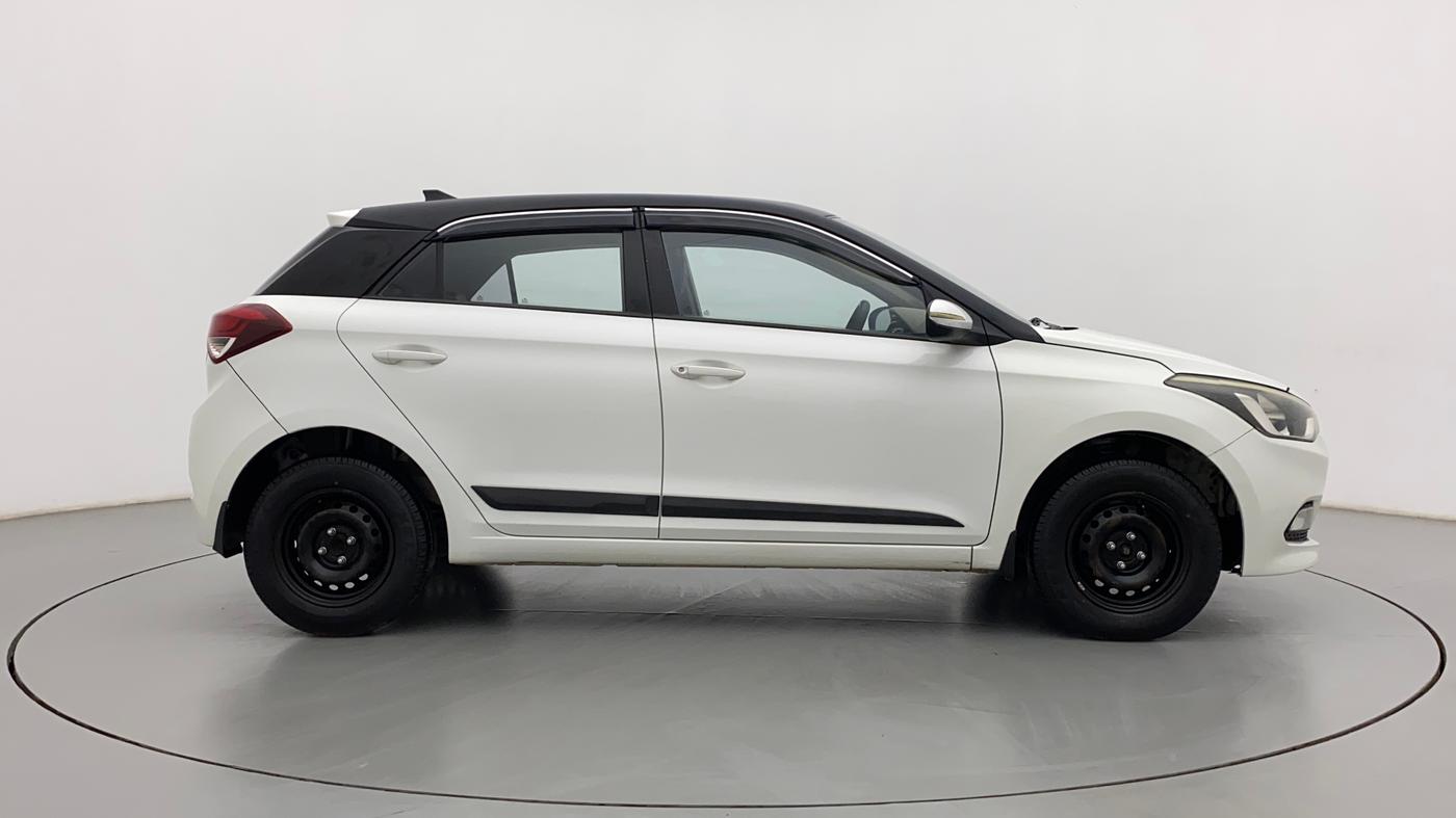 2016 Hyundai Elite i20 SPORTZ 1.2, Petrol, Manual, 1,12,617 km, Right Side View