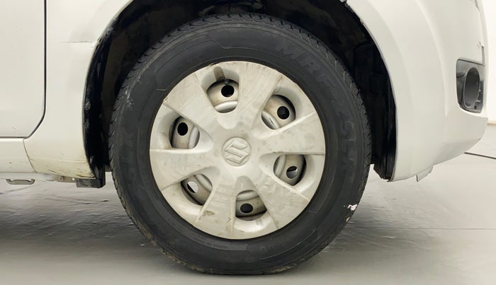 2010 Maruti Ritz LXI, Petrol, Manual, 86,709 km, Right Front Wheel