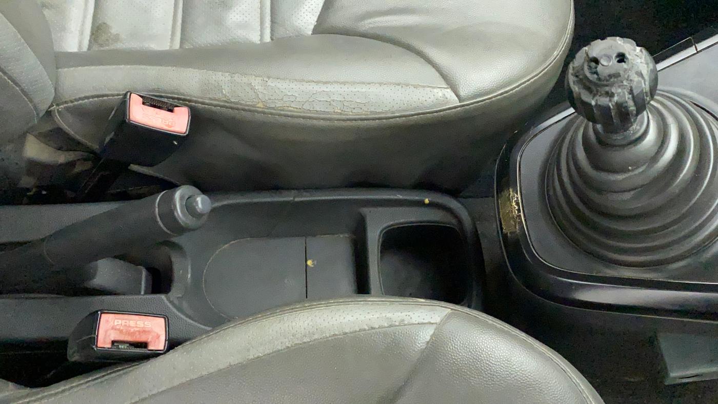 2010 Maruti Ritz LXI, Petrol, Manual, 86,709 km, Gear Lever