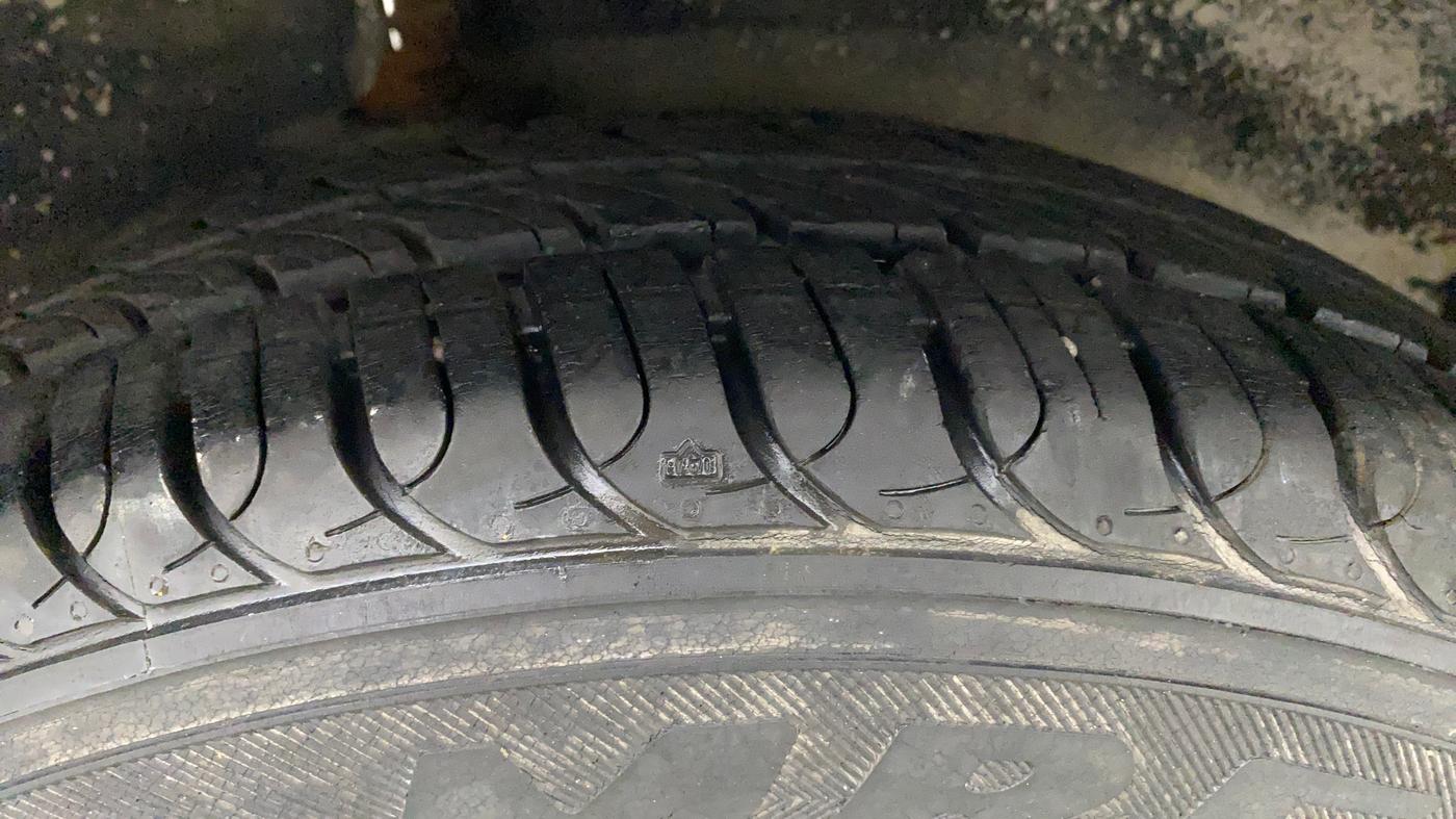 2010 Maruti Ritz LXI, Petrol, Manual, 86,709 km, Right Rear Tyre Tread