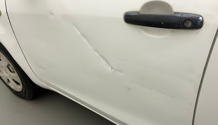2010 Maruti Ritz LXI, Petrol, Manual, 86,709 km, Front passenger door - Slightly dented