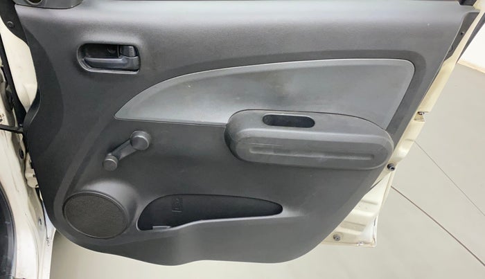 2010 Maruti Ritz LXI, Petrol, Manual, 86,709 km, Driver Side Door Panels Control