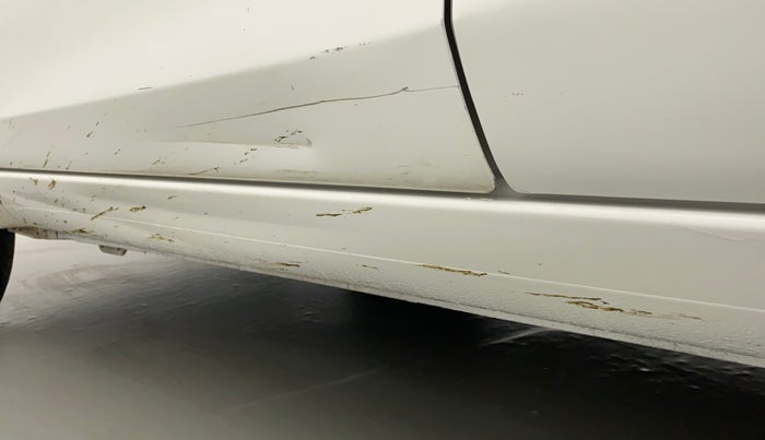 2010 Maruti Ritz LXI, Petrol, Manual, 86,709 km, Left running board - Minor scratches