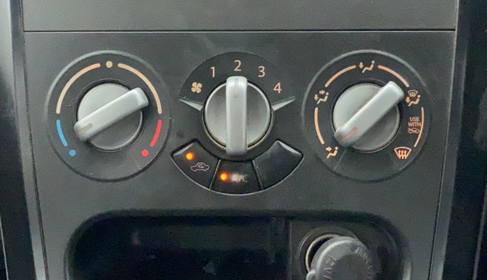 2010 Maruti Ritz LXI, Petrol, Manual, 86,709 km, AC Unit - Minor issue in the heater switch