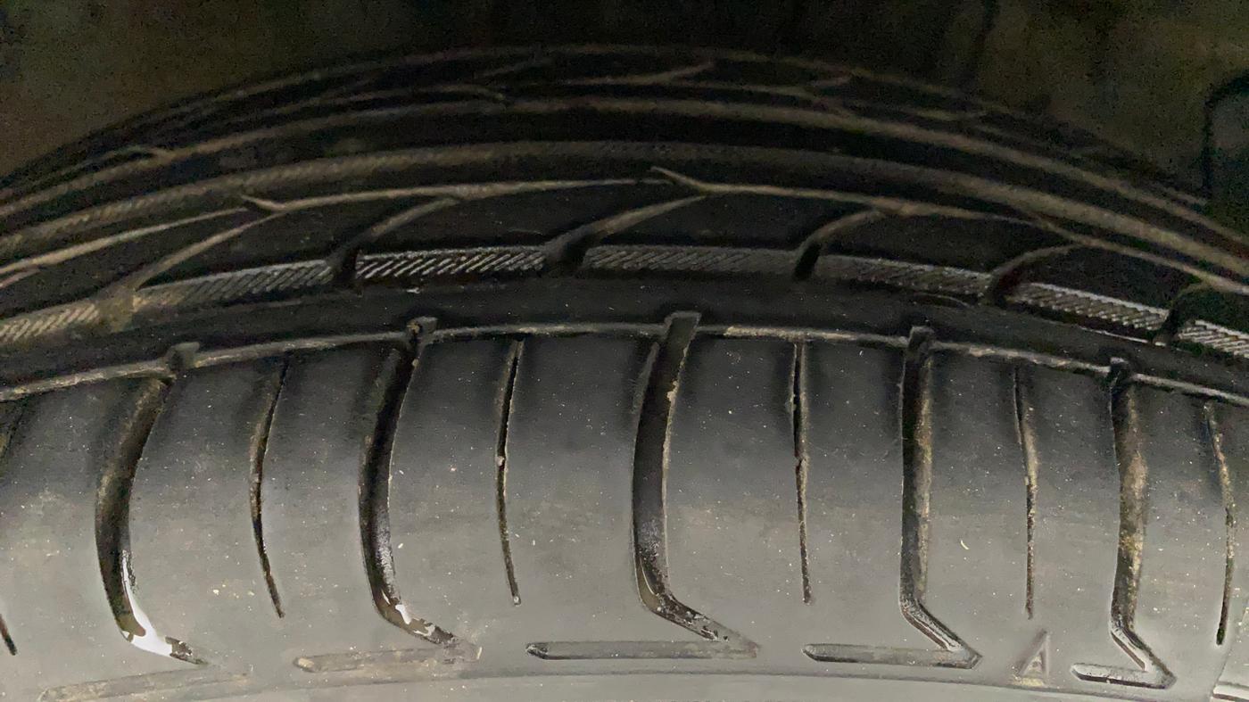 2014 Hyundai i20 MAGNA 1.2, Petrol, Manual, 58,110 km, Right Front Tyre Tread