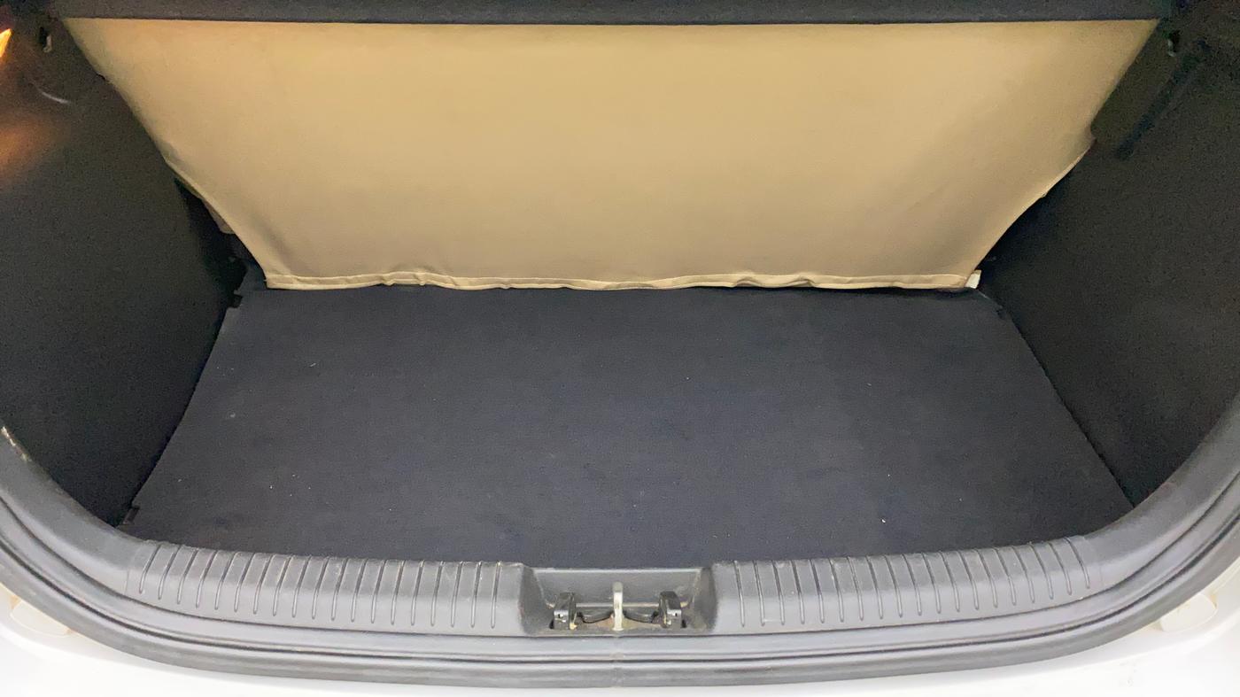 2014 Hyundai i20 MAGNA 1.2, Petrol, Manual, 58,110 km, Boot Inside