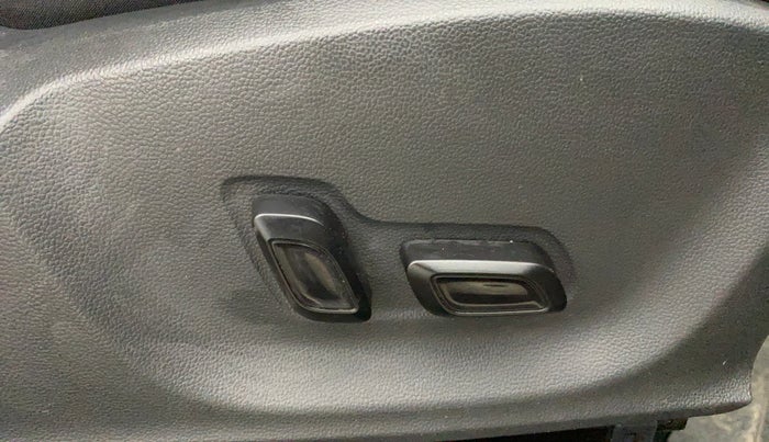 2023 MG ASTOR SAVVY 1.3 TURBO AT S RED, Petrol, Automatic, 16,039 km, Driver Side Adjustment Panel