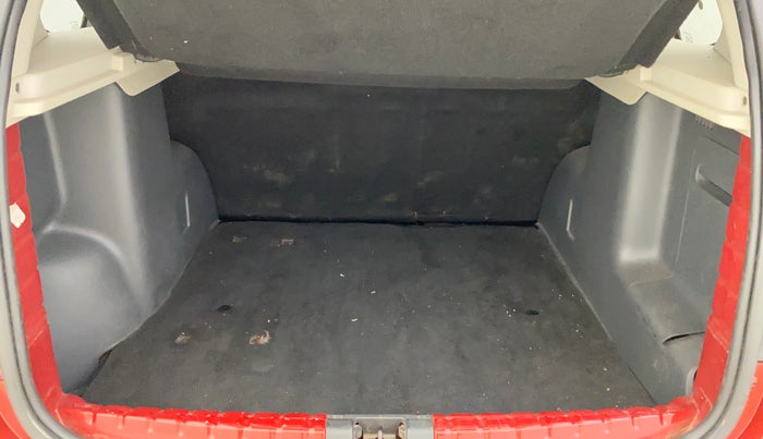 2014 Renault Duster RXL PETROL, Petrol, Manual, 41,936 km, Boot Inside