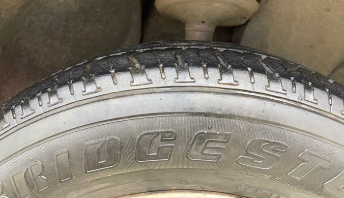 2014 Renault Duster RXL PETROL, Petrol, Manual, 41,936 km, Right Front Tyre Tread