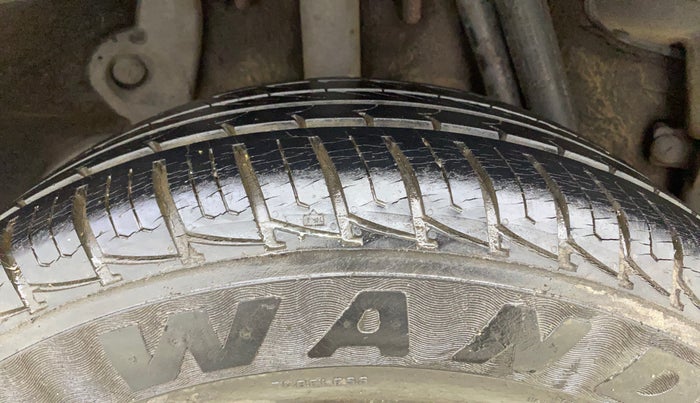 2014 Renault Duster RXL PETROL, Petrol, Manual, 41,936 km, Right Rear Tyre Tread